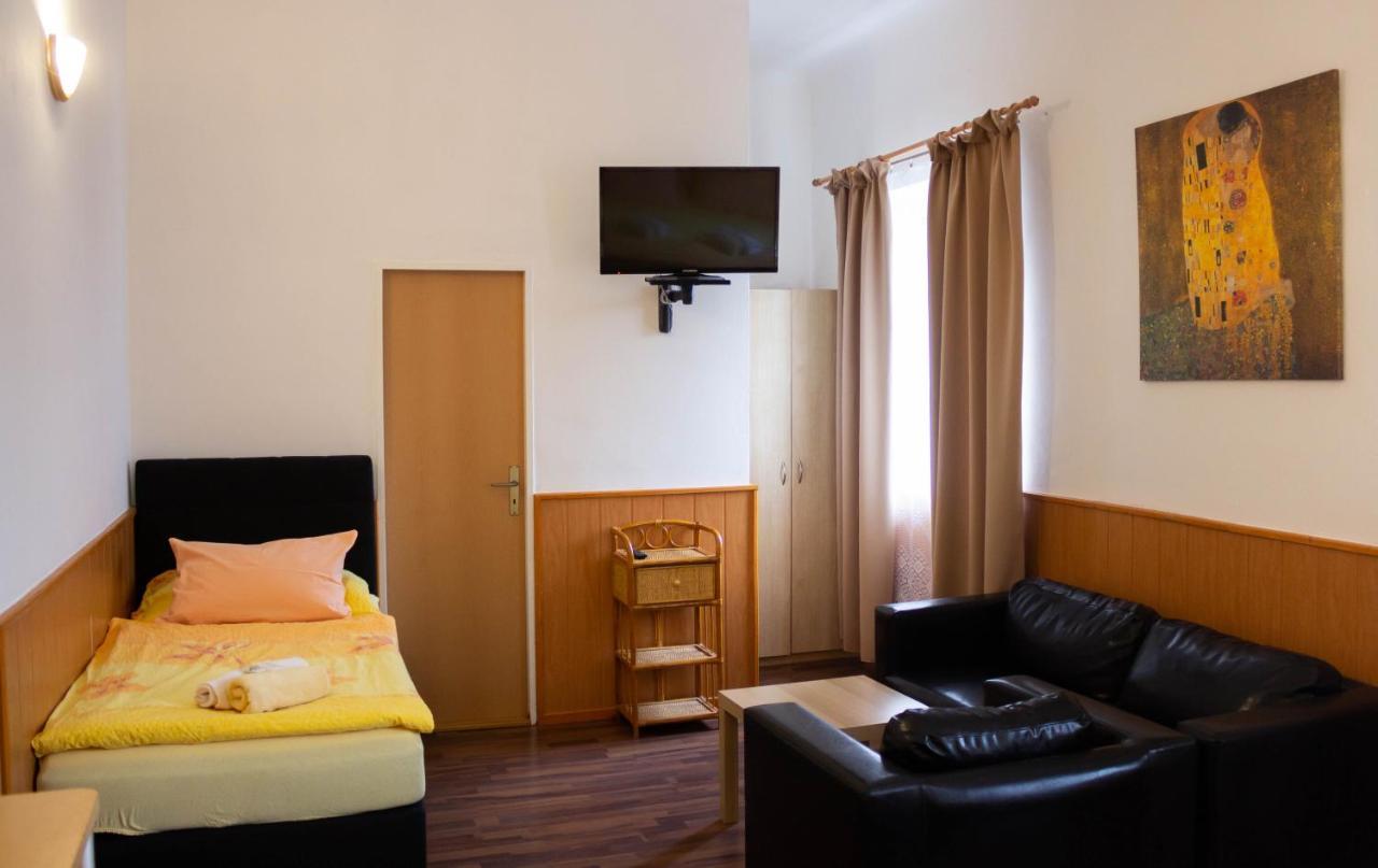 Hotel Rychta Netolice ภายนอก รูปภาพ