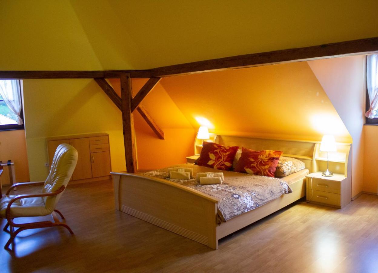 Hotel Rychta Netolice ภายนอก รูปภาพ
